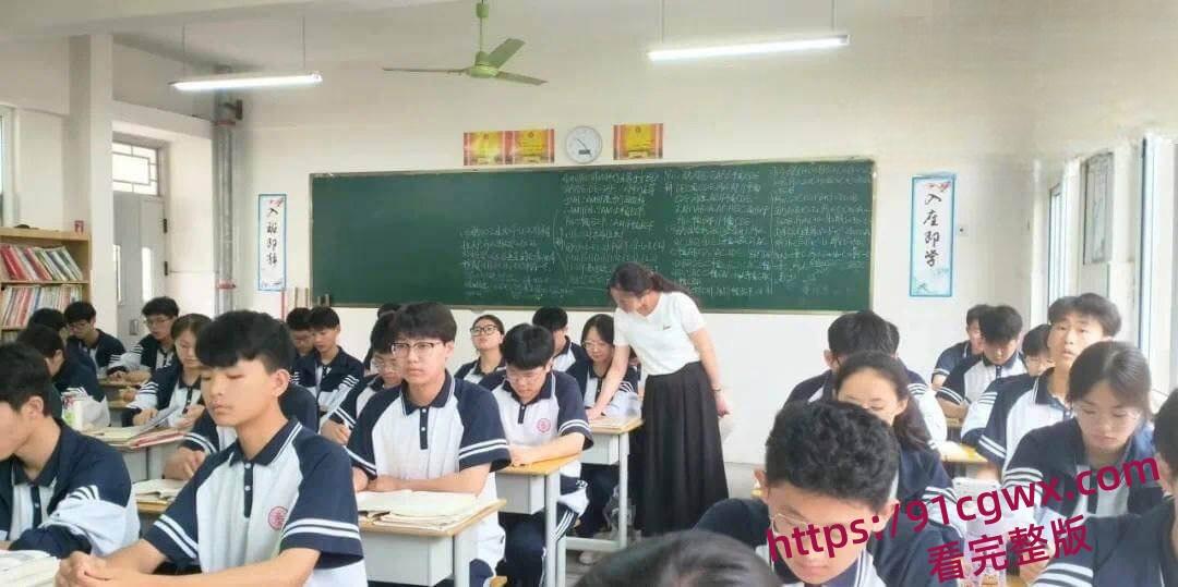 河南周口文泰中学教师【杨乐乐】不雅视频被曝光！-3