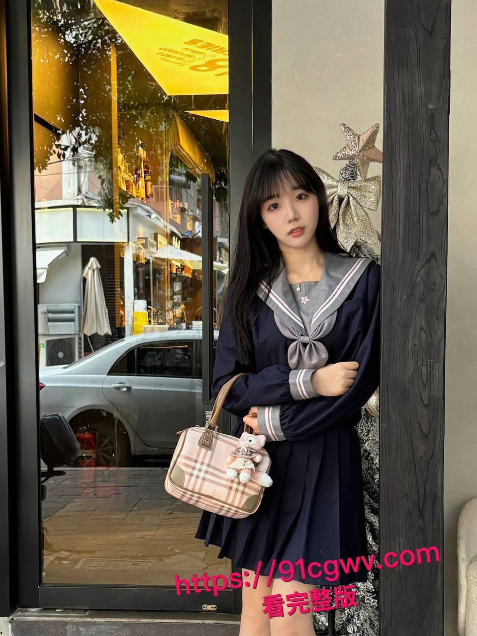 南昌大学校招黑幕曝光：女主播露骨海报设台球助教陷阱-9