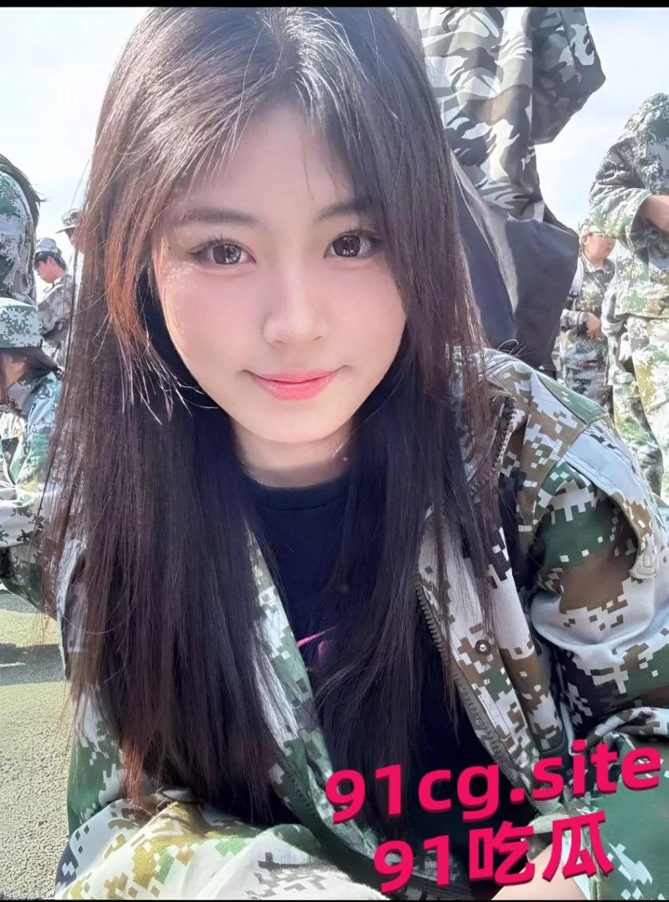 福建大学大一学生妹李梓涵和男友裸聊做爱泄密-8