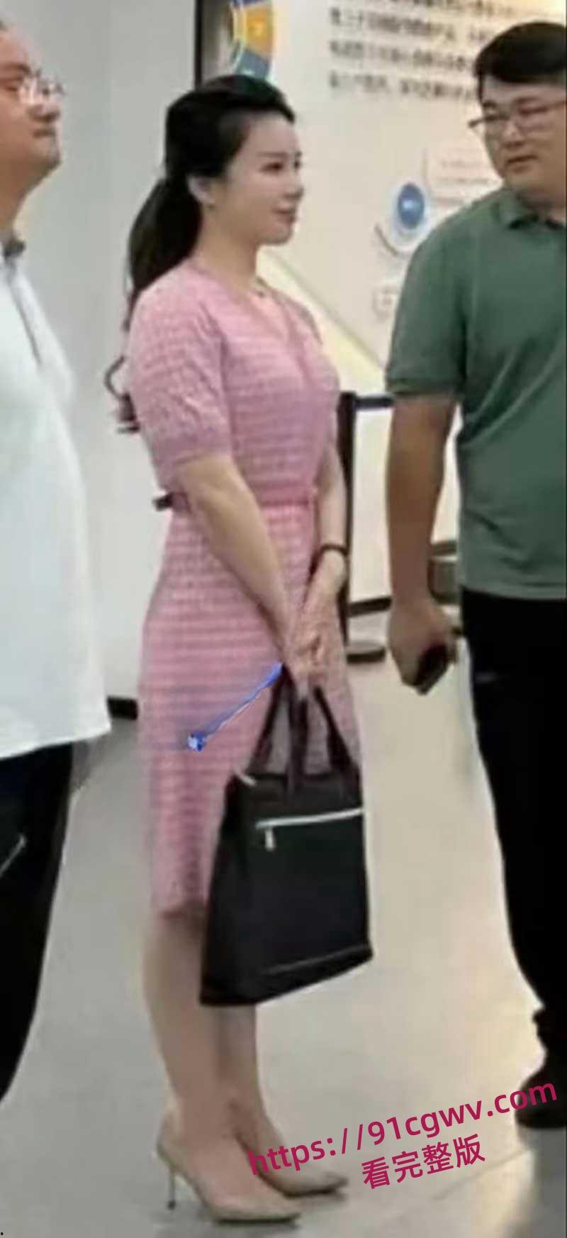 扬州副市长和副局长戴璐的瓜！扬州商务局副局长戴璐与副市长婚房多次偷情被老公录像曝光-2