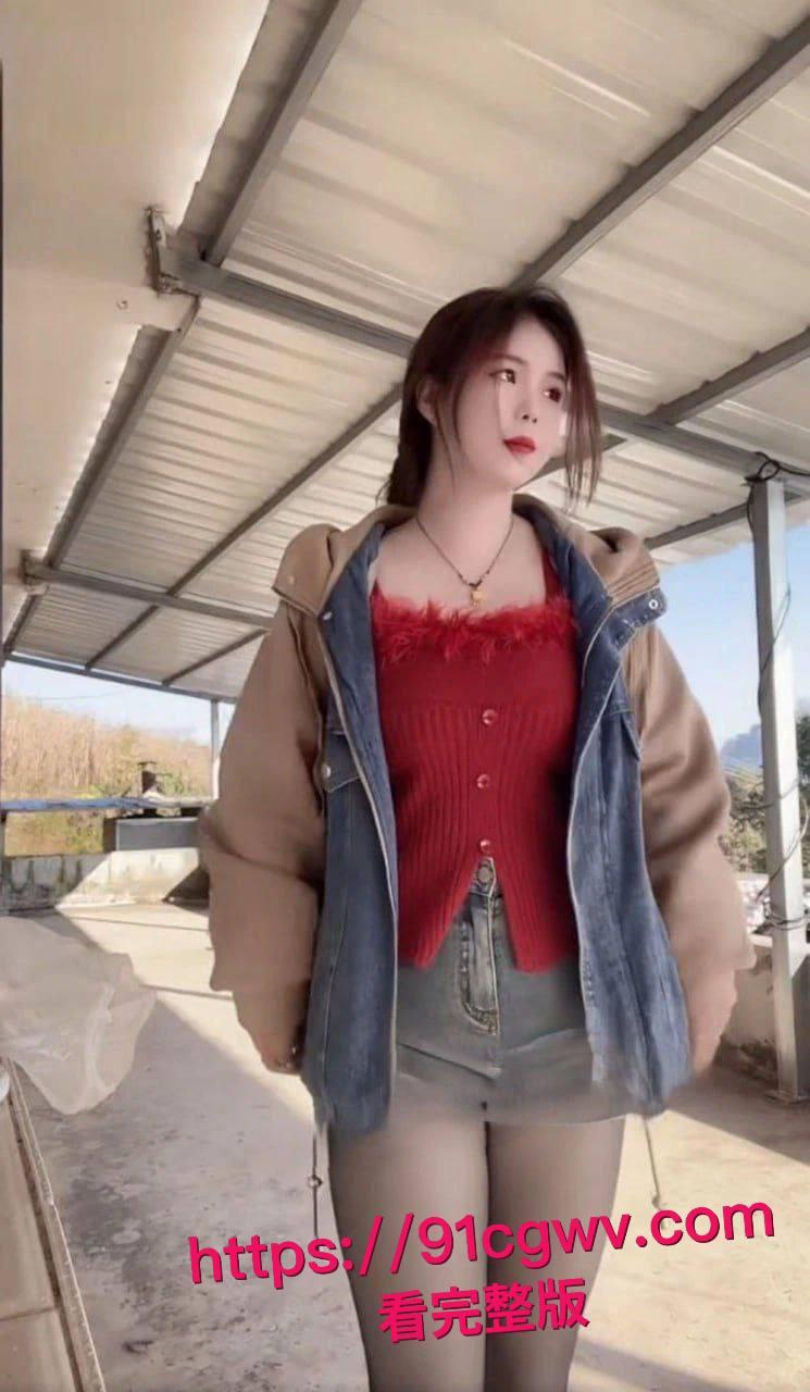 快手网红小婊妹明码标价，200 就能购买她的自慰，2000 可以线下约炮一夜情，被干到逼合不上！-8