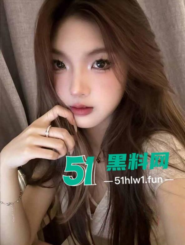 四川成都清纯可爱反差女大学生【林意如】多段大尺度视频，现实和网络中判若两人视频认证。-7