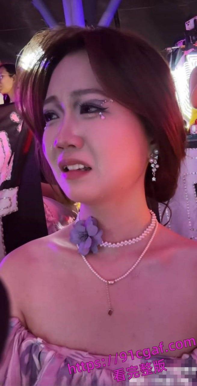 时代少年团马嘉祺女粉现场泪崩求爱 为补偿竟答应次日与粉丝激情做爱 火爆全网-7