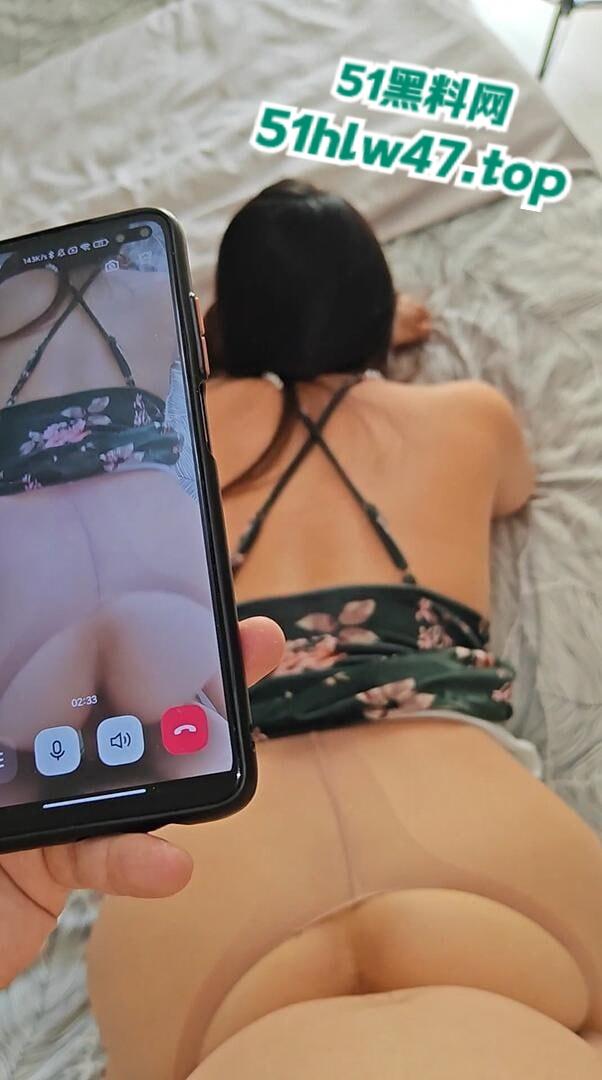 乱伦系列之母子，旗袍骚妈与亲儿乱伦肉搏巨乳肥臀开裆袜尽显淫荡，亲妈逼水狂流不止。-3