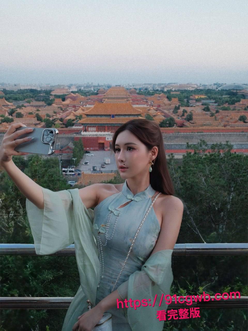 巨乳福利姬艾熙Ashley最新付费片子外流！反差母狗跪舔大屌深喉被多姿势调教狂操最后无套内射-3