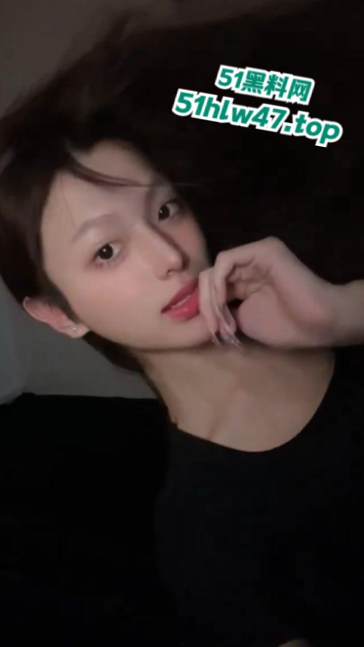 身高175cm的舞蹈生【sam老师】拍裸照曝光，抽取随机粉丝宾馆私会插穴。-3