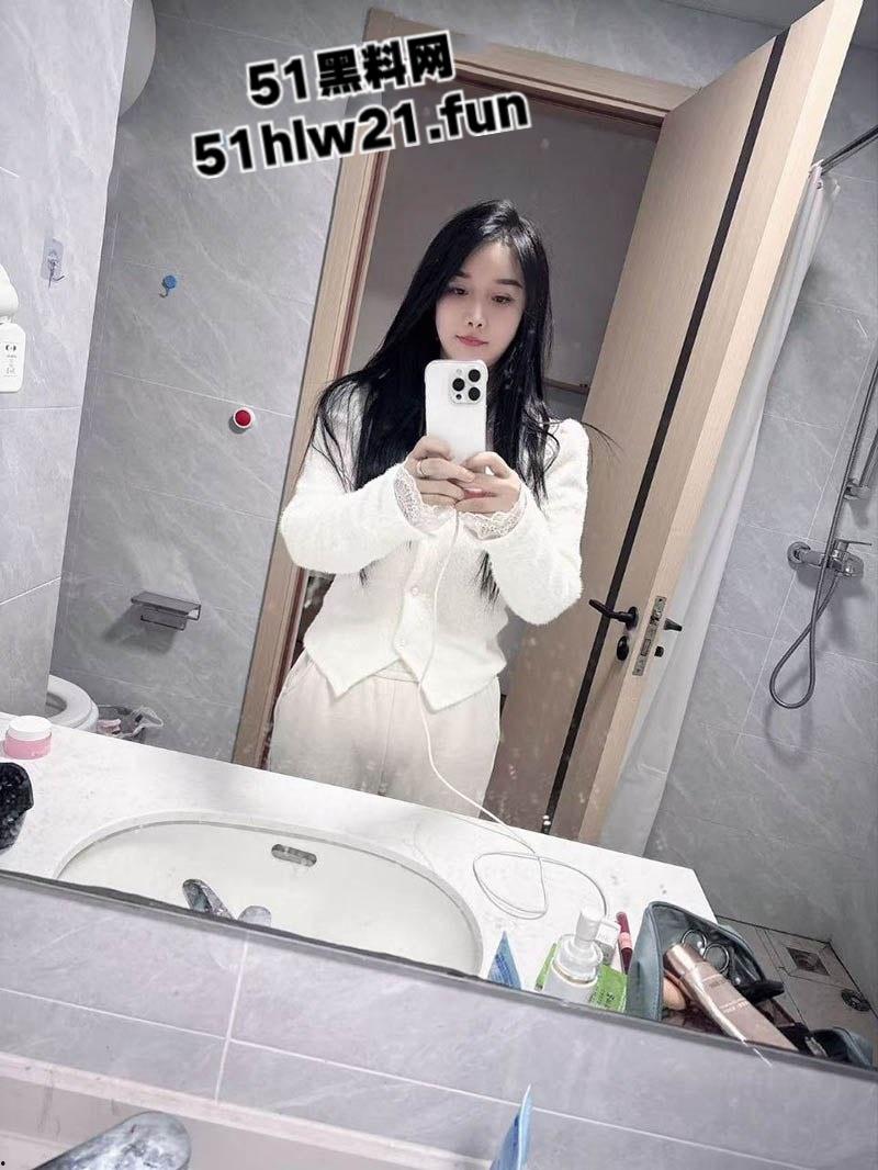 上海反差人妻【叶沐晓】高颜值性感反差骚妇，背着老公偷情出轨彻底堕落成炮友的极品母狗！-7