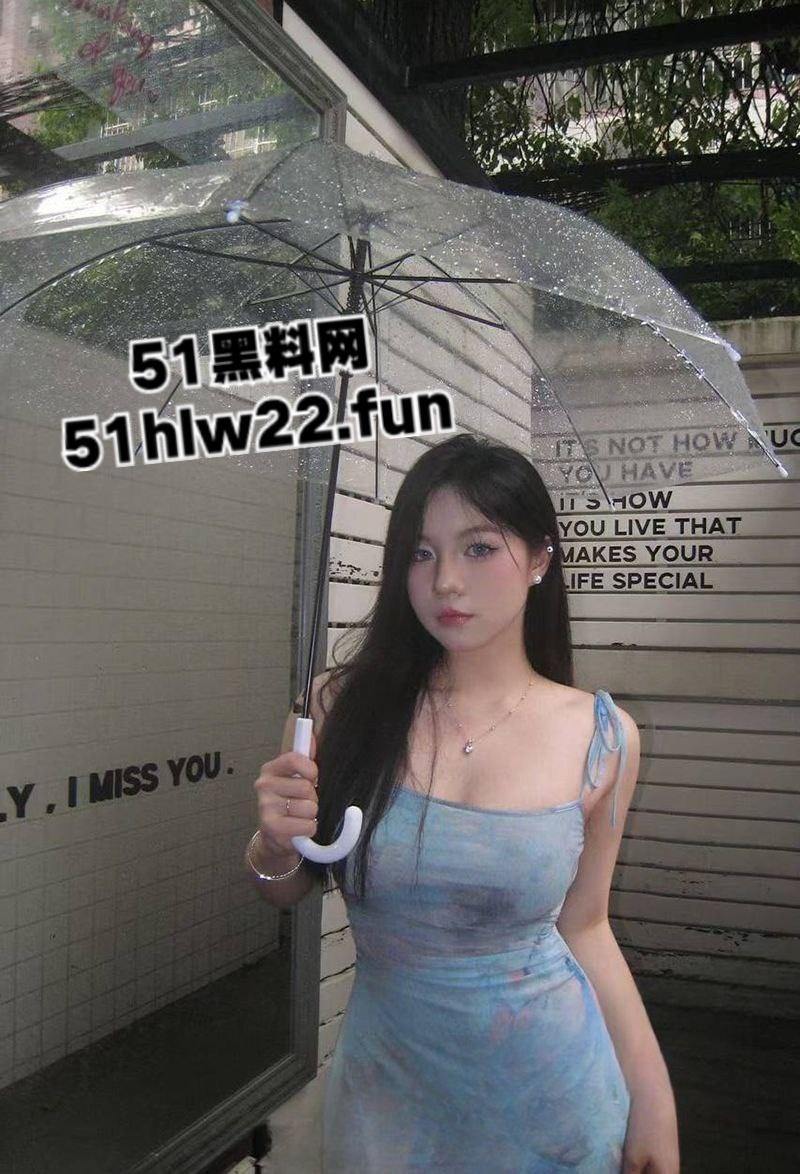 哈尔滨师范大学研究生【陈莹丽】高颜值完美身材御姐，背着男友偷情做爱打桩视频曝光。-10