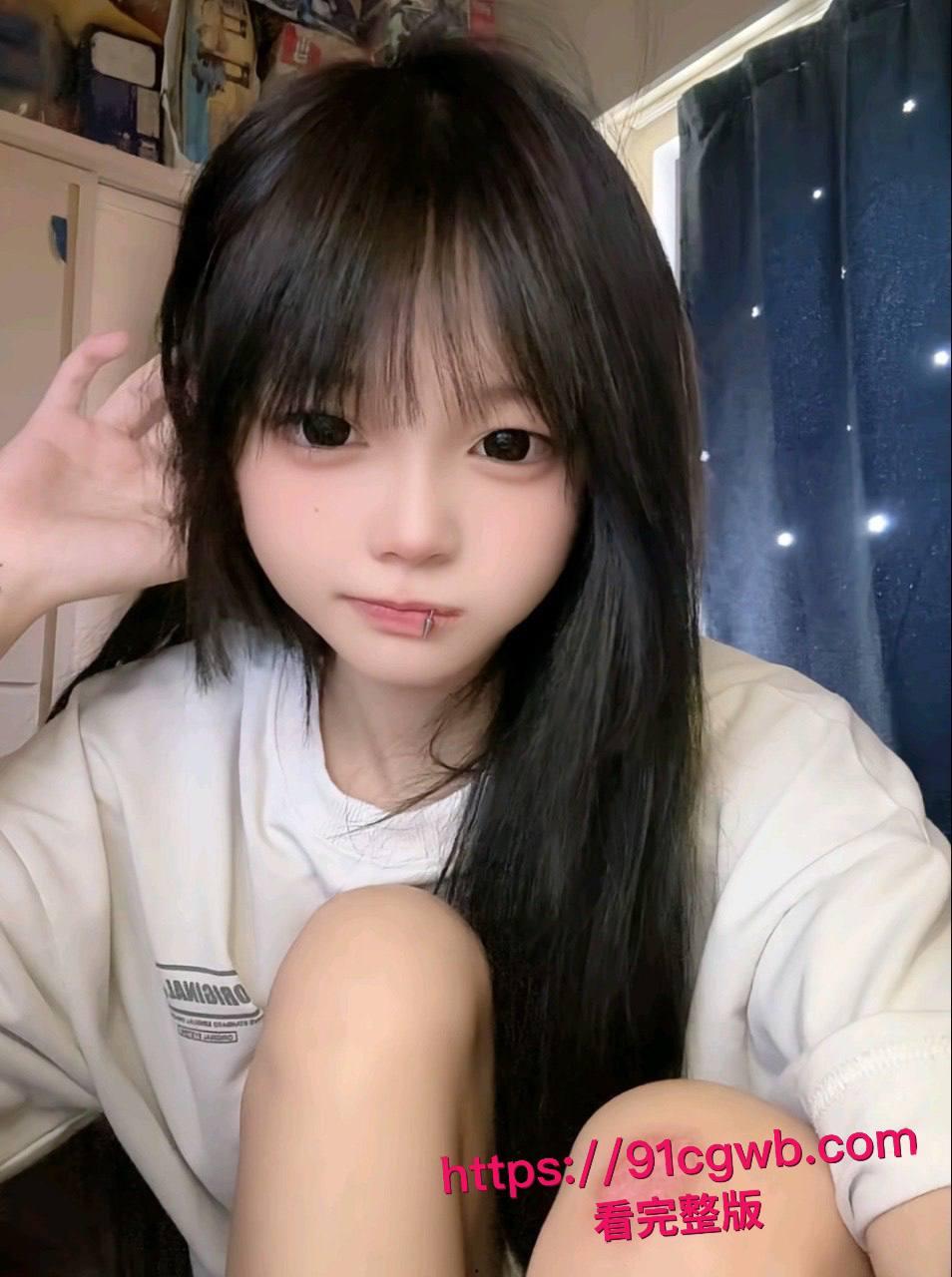 纹身小太妹吕芊颖在外网彻底放飞自我！拥有10万TikTok粉丝却跪舔男友大鸡巴，翘臀被后入狂操骚劲儿直喷鼻血-7