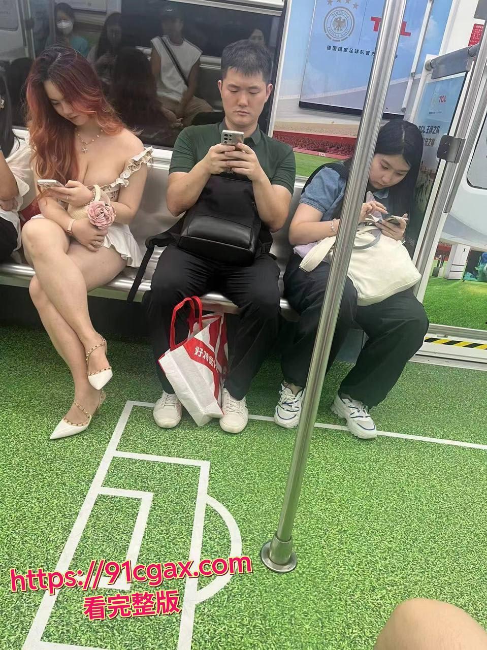 抖音晨萱儿包养费10万一个月 不就卖她奶子大嘛？-7