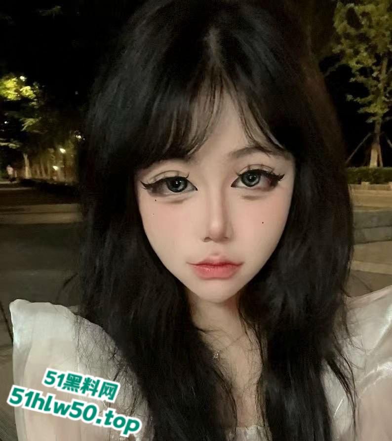 南京赛博酒吧美女营销【边晨】为业绩接单送炮视频爆出，颜值和身材都很极品玩起来肯定带劲!-3