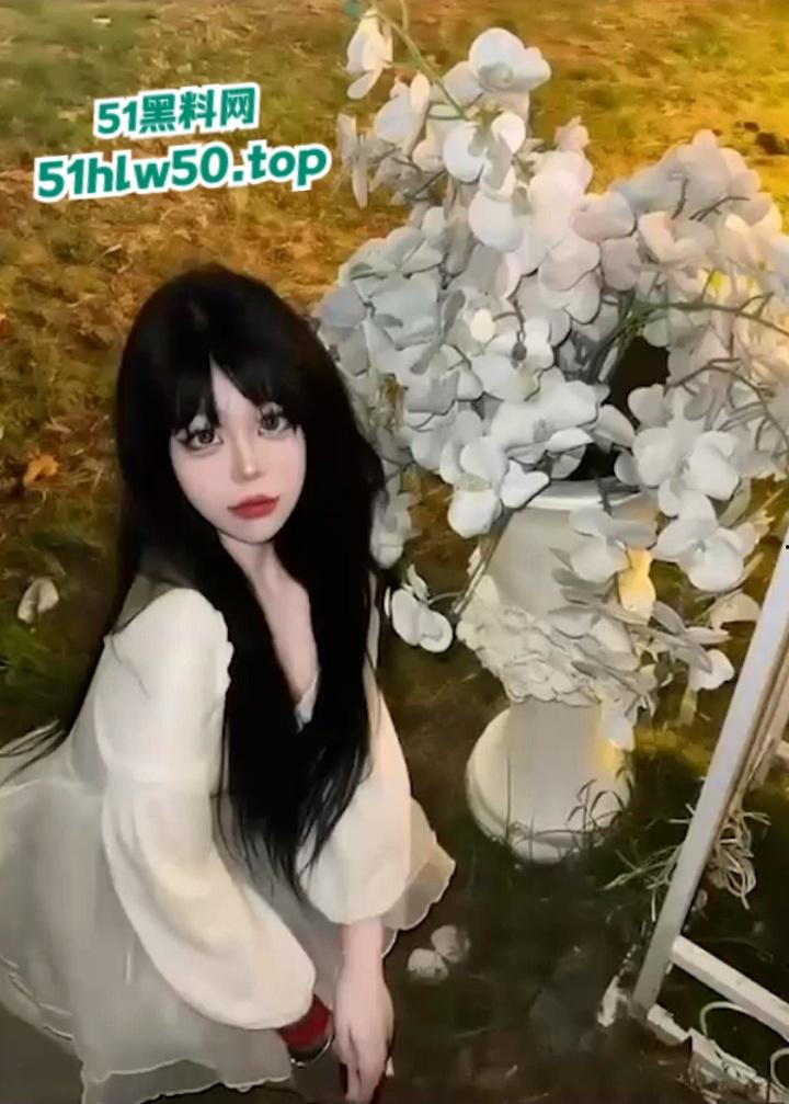 南京赛博酒吧美女营销【边晨】为业绩接单送炮视频爆出，颜值和身材都很极品玩起来肯定带劲!-6