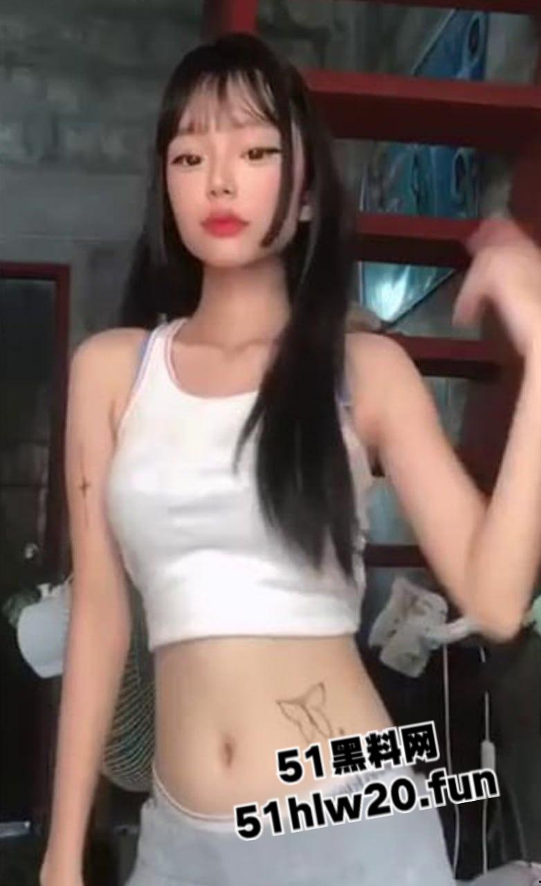 约啪大神分享，新约的高颜值精神小妹性感细腰美腿美乳饱满，自拍勾引视频渴望被大鸡巴爆操。-1