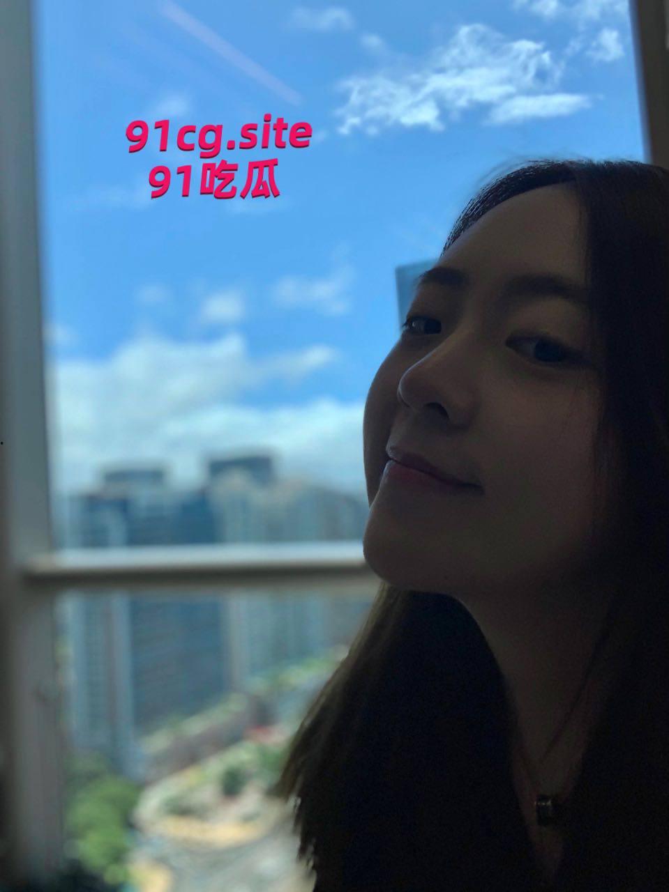 NNN超可爱的大学生 苗条的身姿  雪白的身体一对丰满的奶子 尤其是那馒头逼 真的太诱人了-4