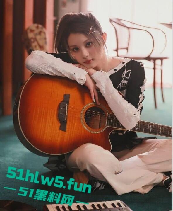 韩国新晋女团幻蓝小熊成员【媛媛】演唱会露奶事件，现场粉丝拍摄完整版视频流出。-6