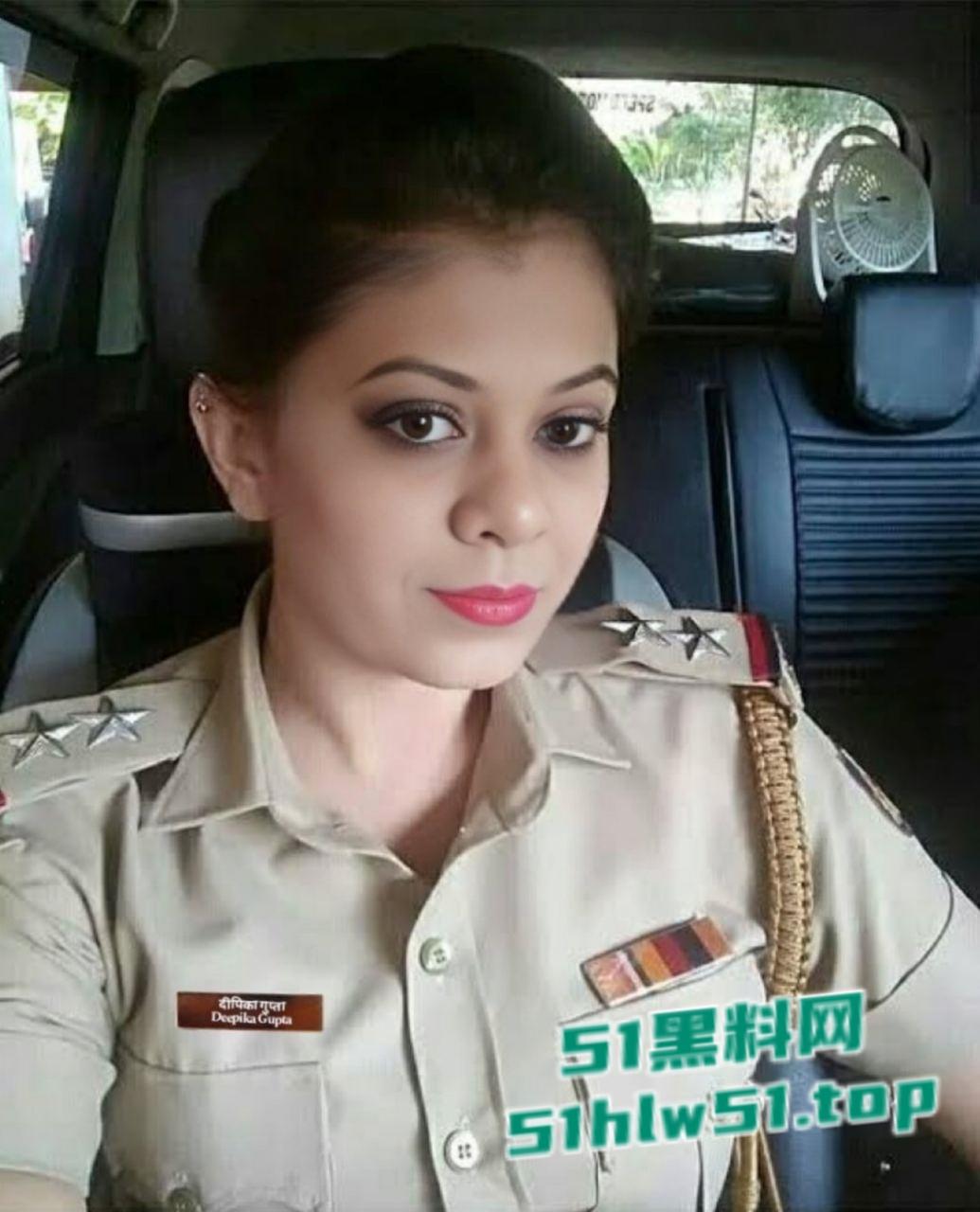 印度女警司门事件，印度政府高级女官员上校官衔，私密床战遭泄密反差感超强！-10