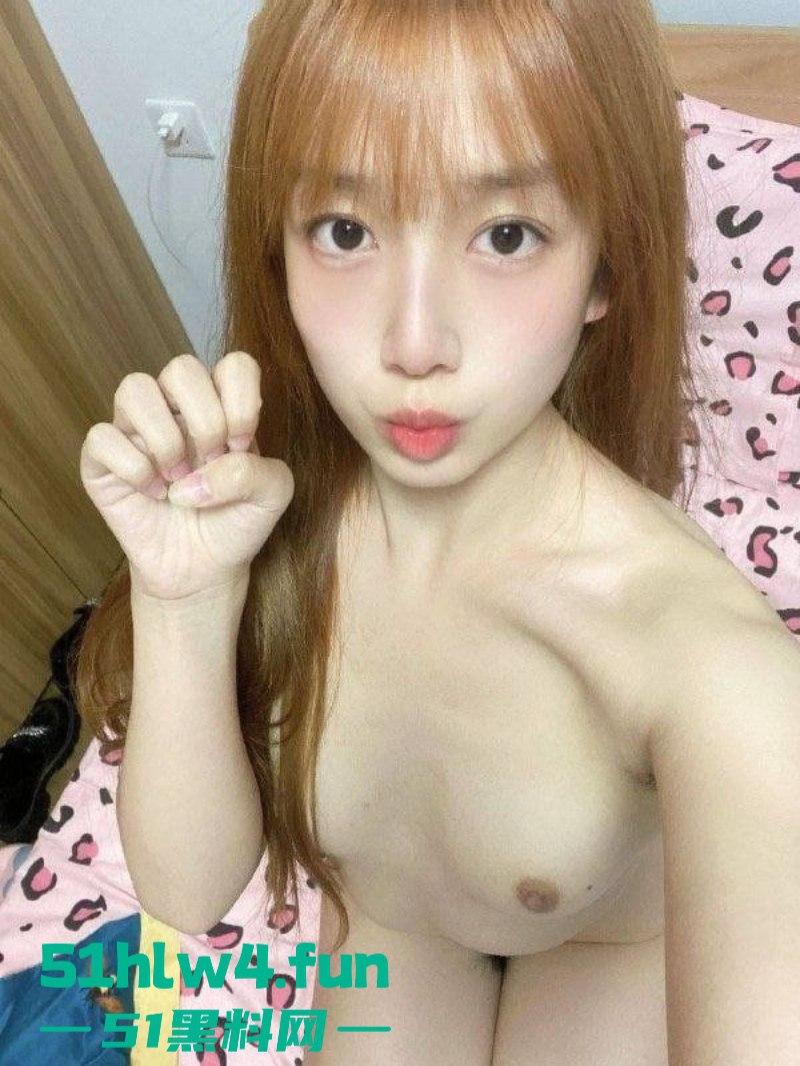 山东大学【袁梦怡】淫荡自拍遭渣男分手曝光，清纯玉女形象却私下抠逼舔鸡太反差。-3