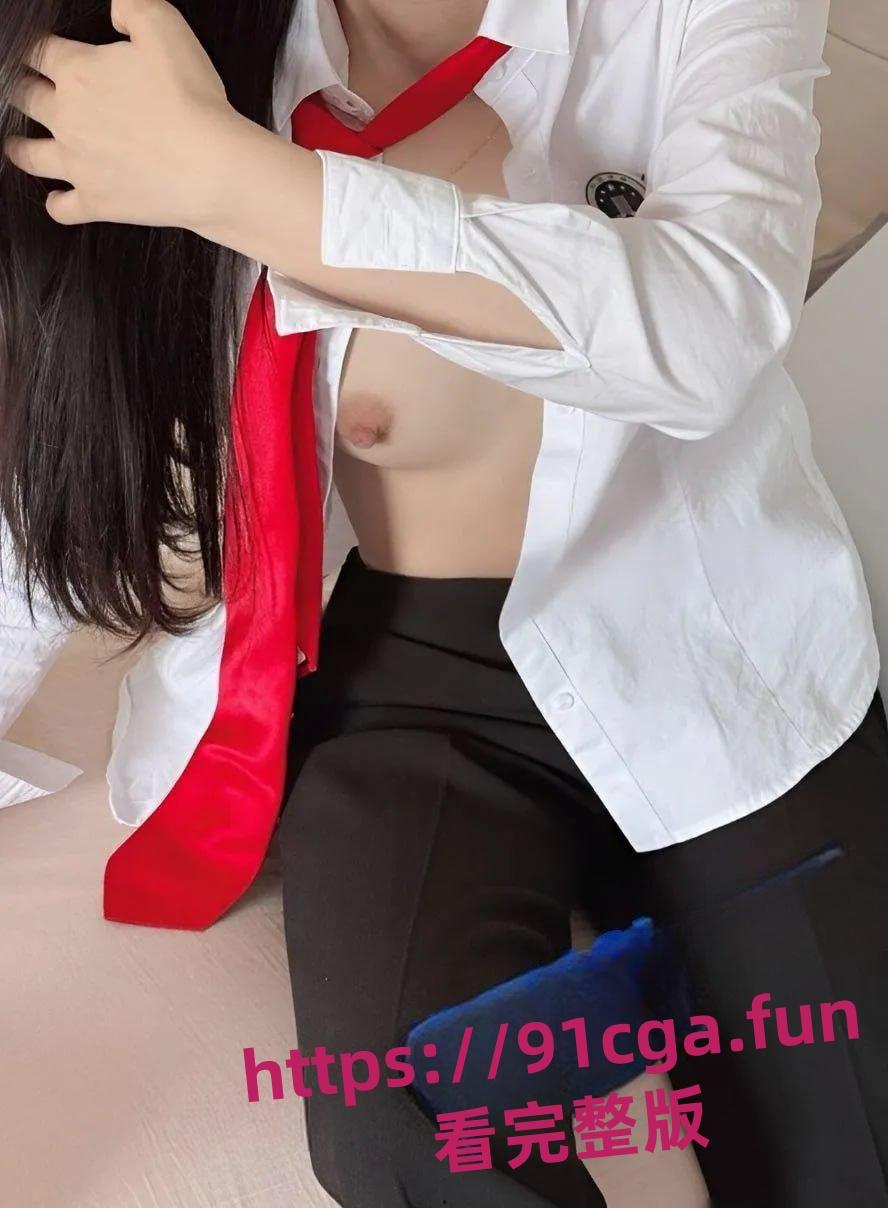 律师白天法庭精英 晚上变福利姬！衬衫解扣撅臀秀逼穴超反差-8