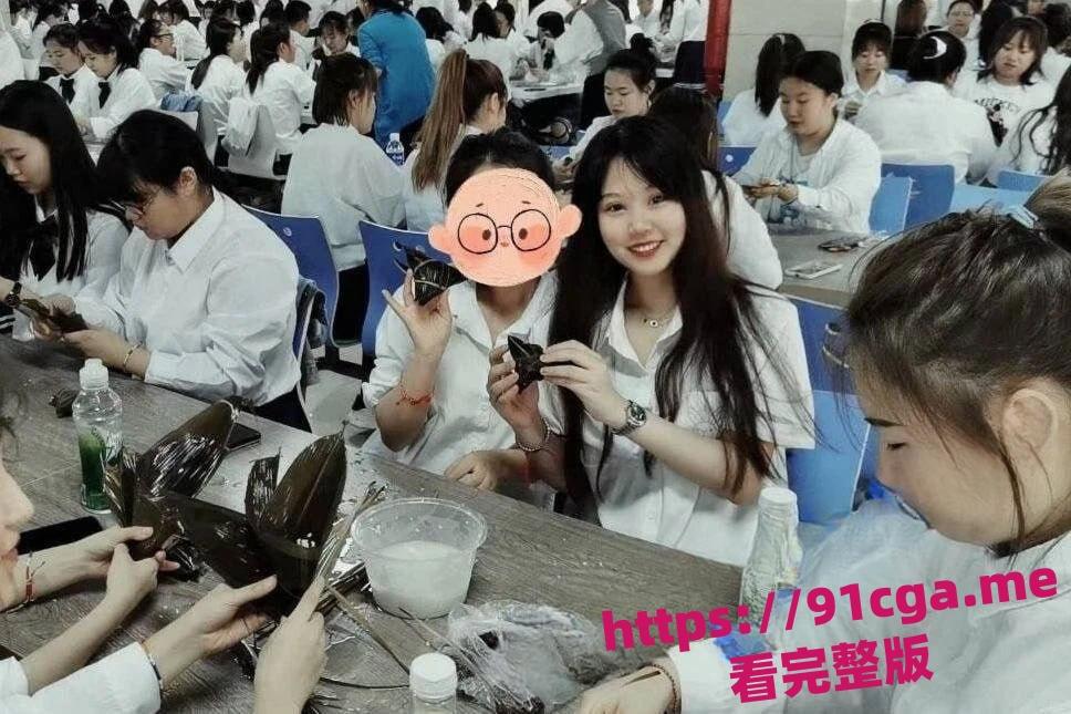 济南护理学院周莎莎：学生妹背男友约炮已婚男，露脸口交毒龙视频实锤！-1