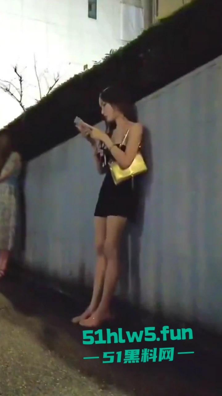 实拍美国西雅图站街女，性感的身姿纤细的美腿诱人的豪乳，各式美女应有尽有。-2