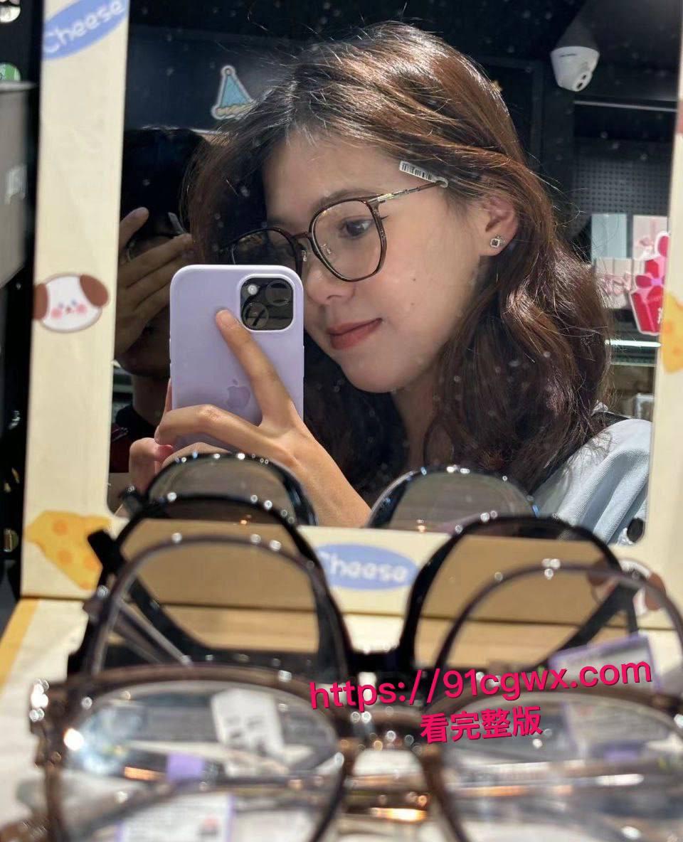 拿下潮汕23岁女网红，她是我前女友的闺蜜，颜值超高悄悄拍下操逼过程！-7