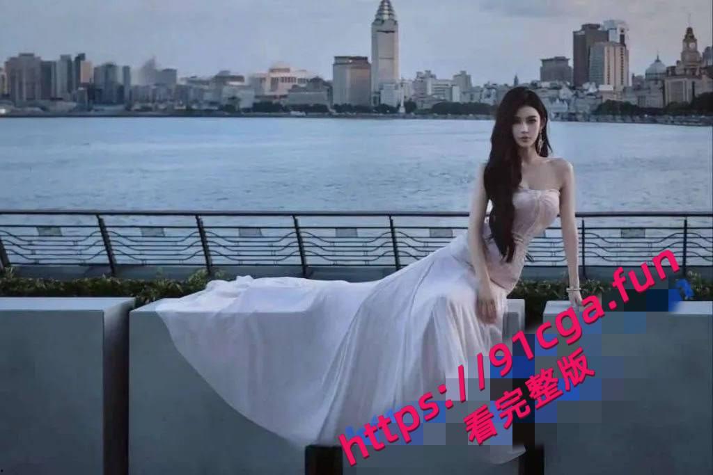 国际绝美超模秦冉 潜规则跪地口交吞精 第一视角欣赏女神淫态-2