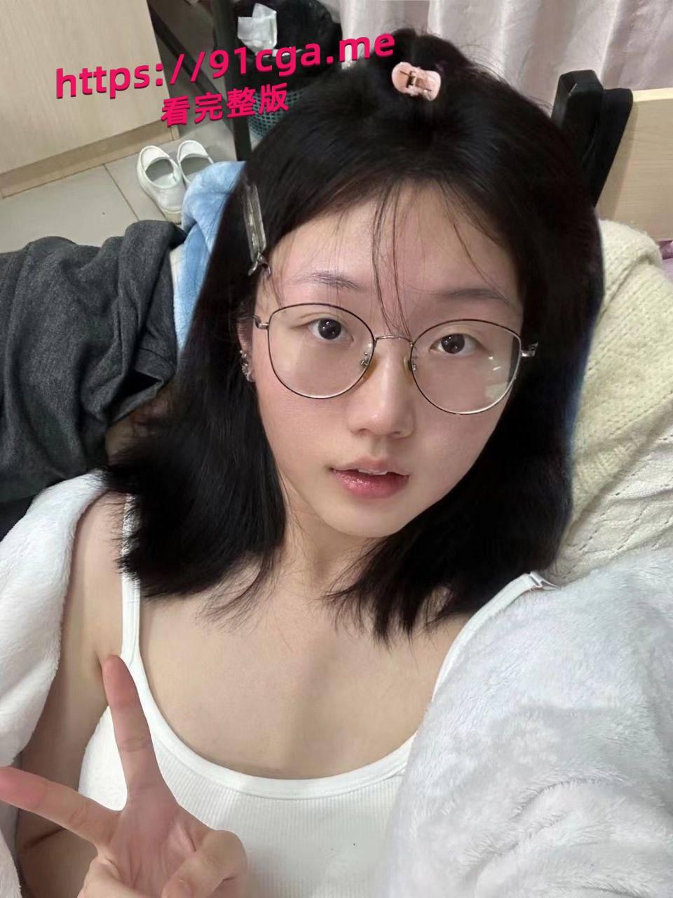 网友投稿，自己的护士女朋友，高颜值美女，表面清纯，私下却是反差婊！-1