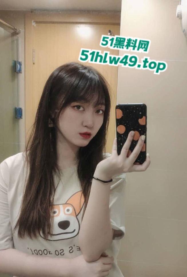 富豪瓜友投稿，杭州附近人撩骚的主播性感骚逼【刘美君】奶大腿长三点粉嫩太诱人了！-10