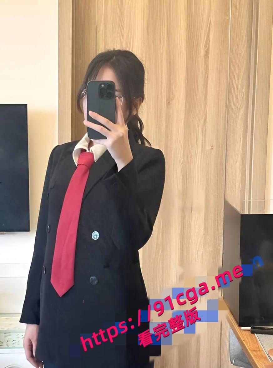 律师白天法庭精英 晚上变反差女！衬衫解扣撅臀秀逼穴超反差-4