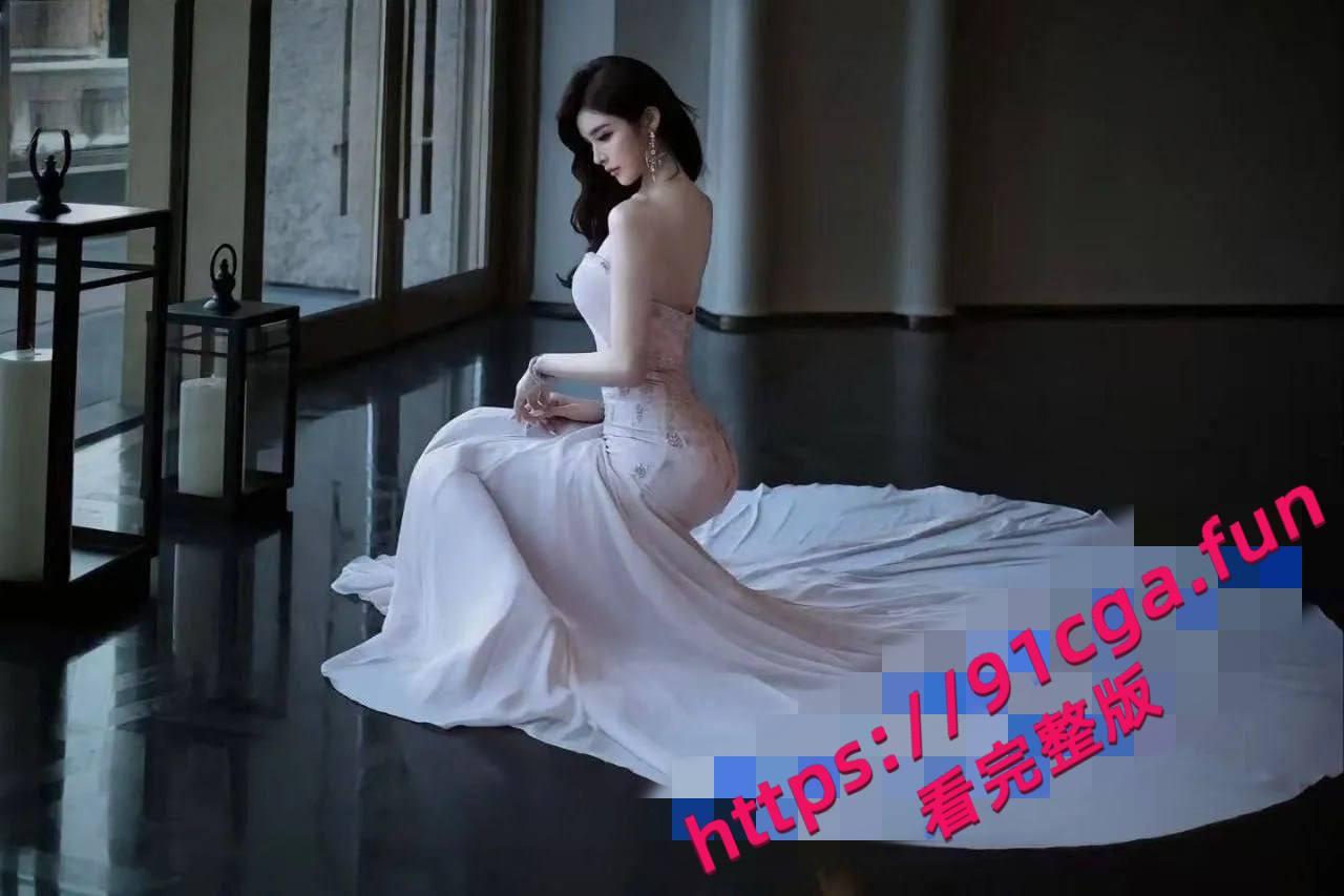 国际绝美超模秦冉 潜规则跪地口交吞精 第一视角欣赏女神淫态-4