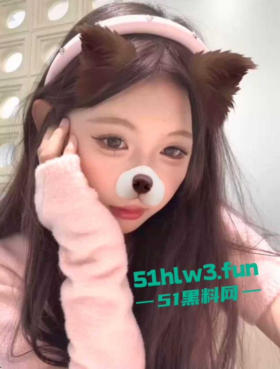 超性感大眼妹【刘亦欣】可爱颜值长腿反差婊，萝莉脸御姐身性感尤物修长美腿超诱人，做爱私拍被渣男流出。-5