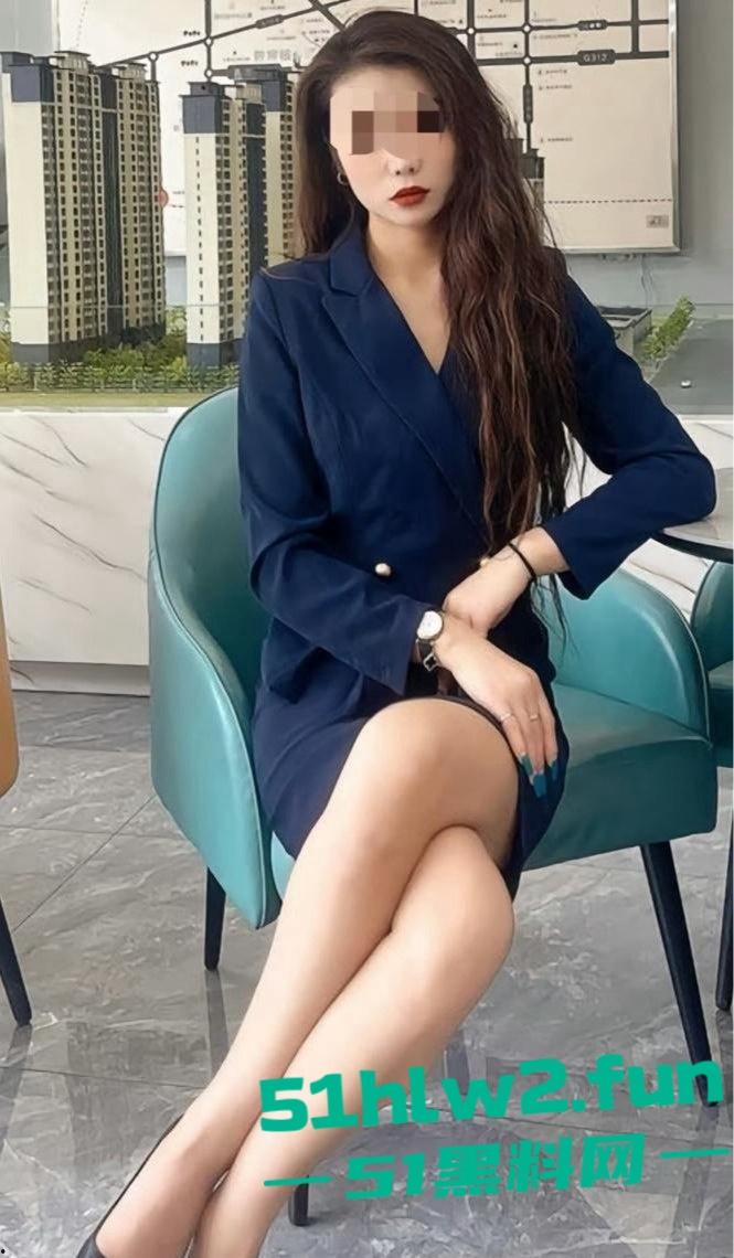 陕西银泰学府【马欣】大年三十车震偷情被抓，逃跑竟拖行原配八米，已婚已育还这么骚？-2