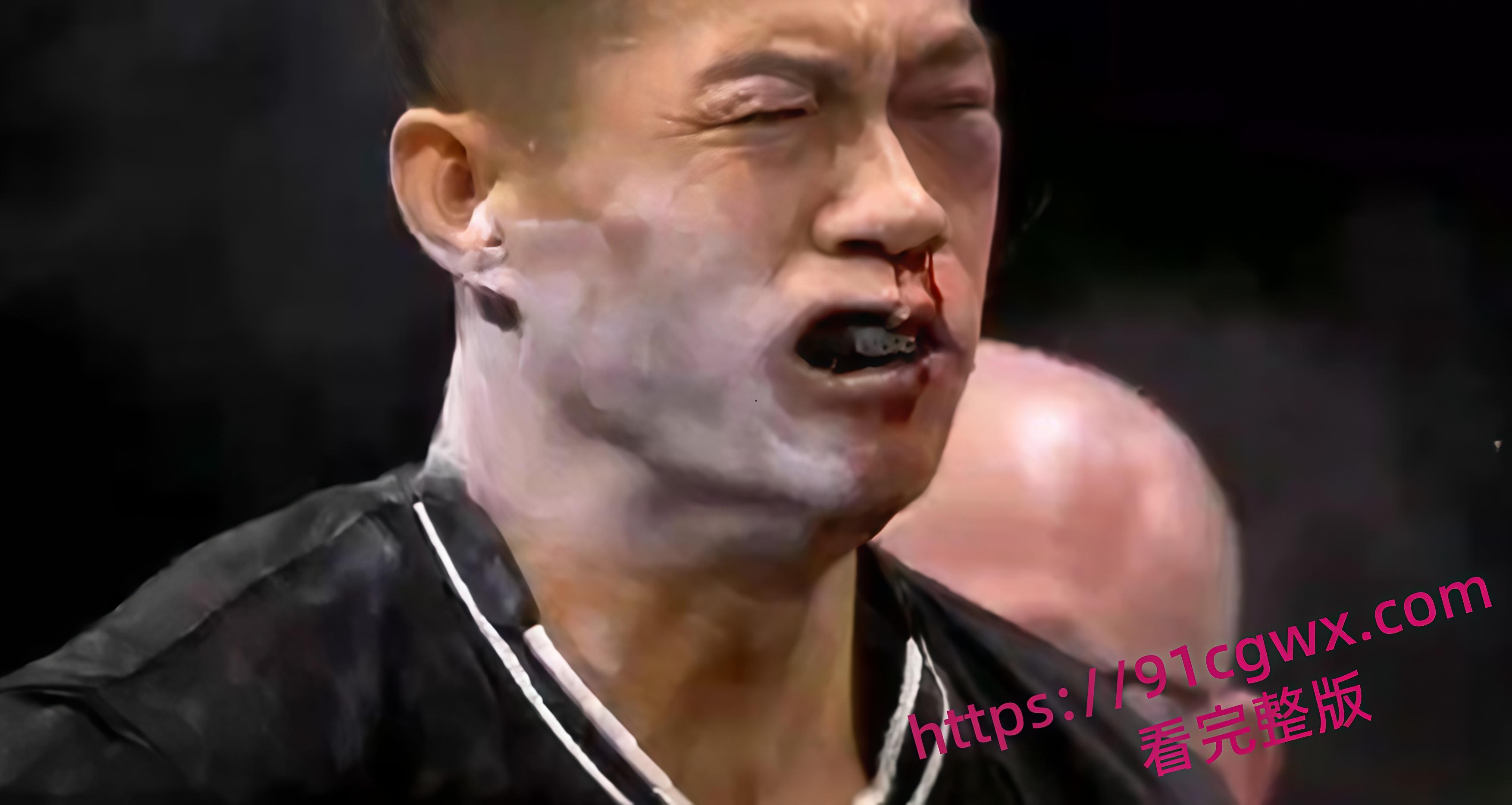 中国通背拳传人赵鸿刚参加UFC扇耳光大赛被对手KO引发全网热议！-5