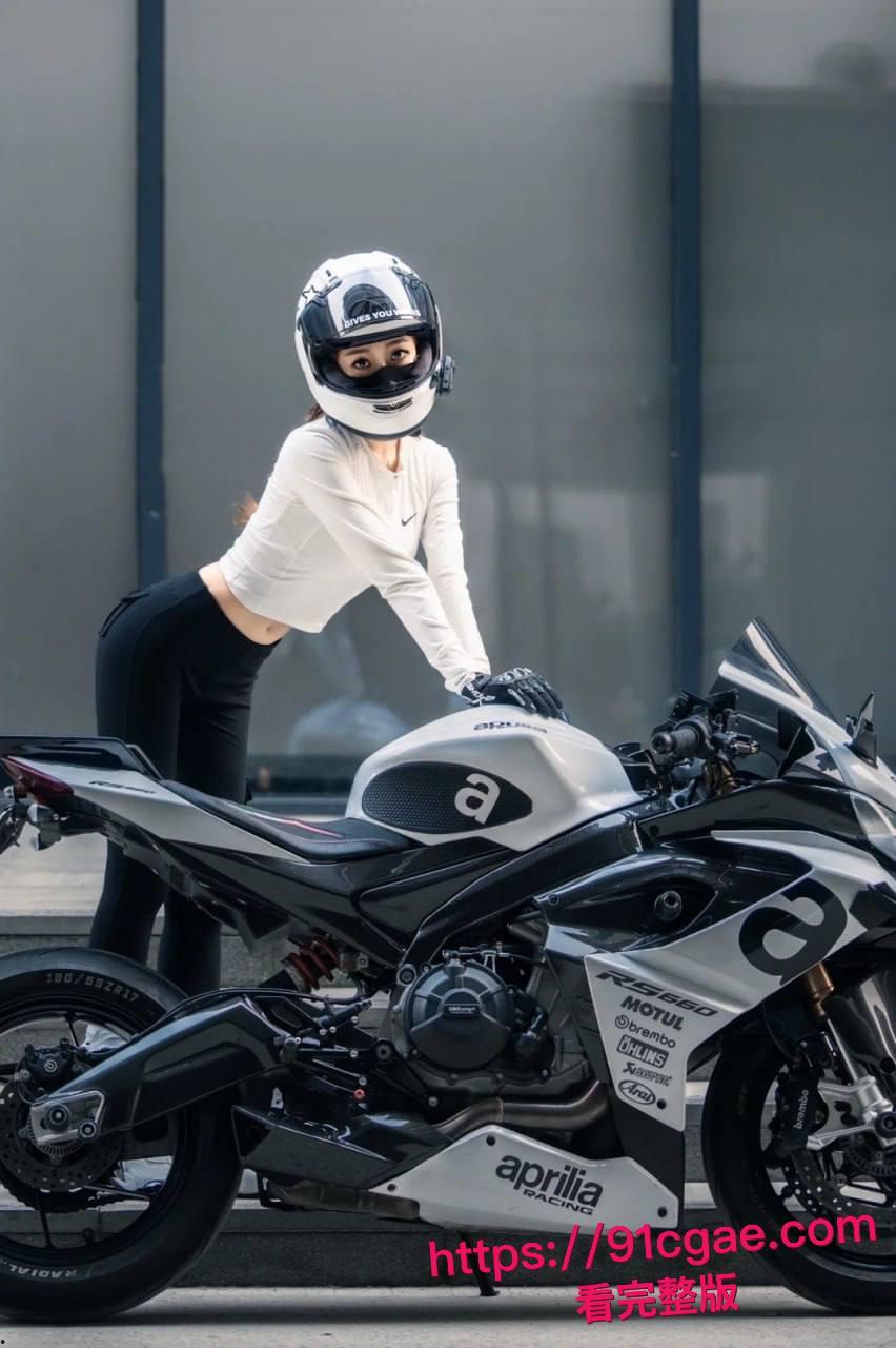 街头激情上演摩托便当大战 女子反坐飙车臀部猛顶男骑士鸡巴 全过程偷拍视频疯传-1