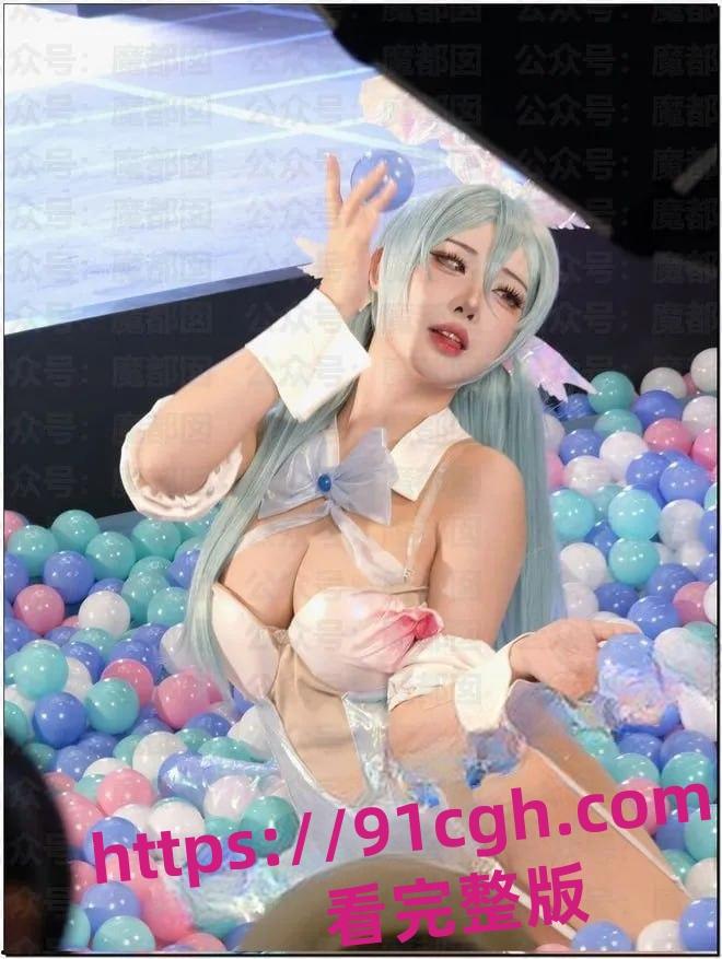 上海BW漫展 绝美身材炸裂韩国coser碾压国女cos被举报逼退引热议-4