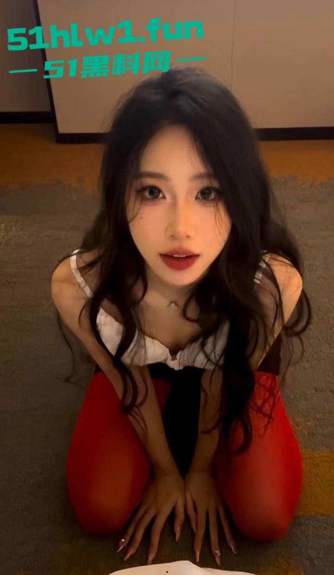 天津大学校【emlly】传闻是某金主调教的性奴母狗泄欲器，玩够后视频被曝光！-7