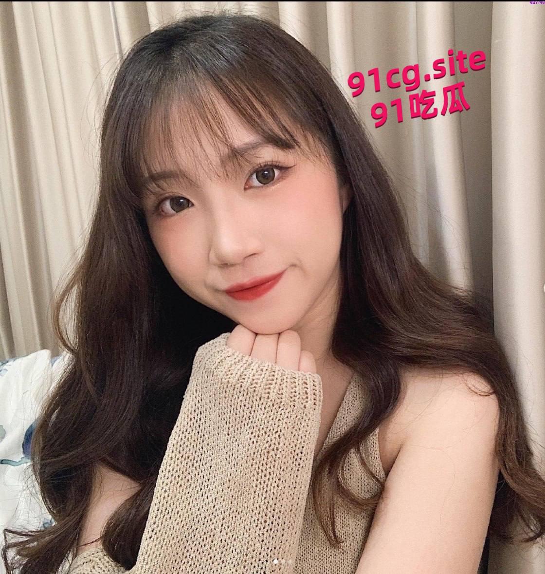 极品小网红被金主调教视频流出，在床上和水池里配合口交 潮吹-2