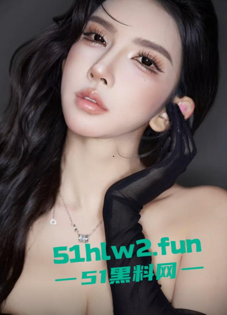 抖音【赵舒琪】约炮视频炸锅，16万粉的网红骚到飞起，自摸加啪啪，土到掉渣还挺上头！-4