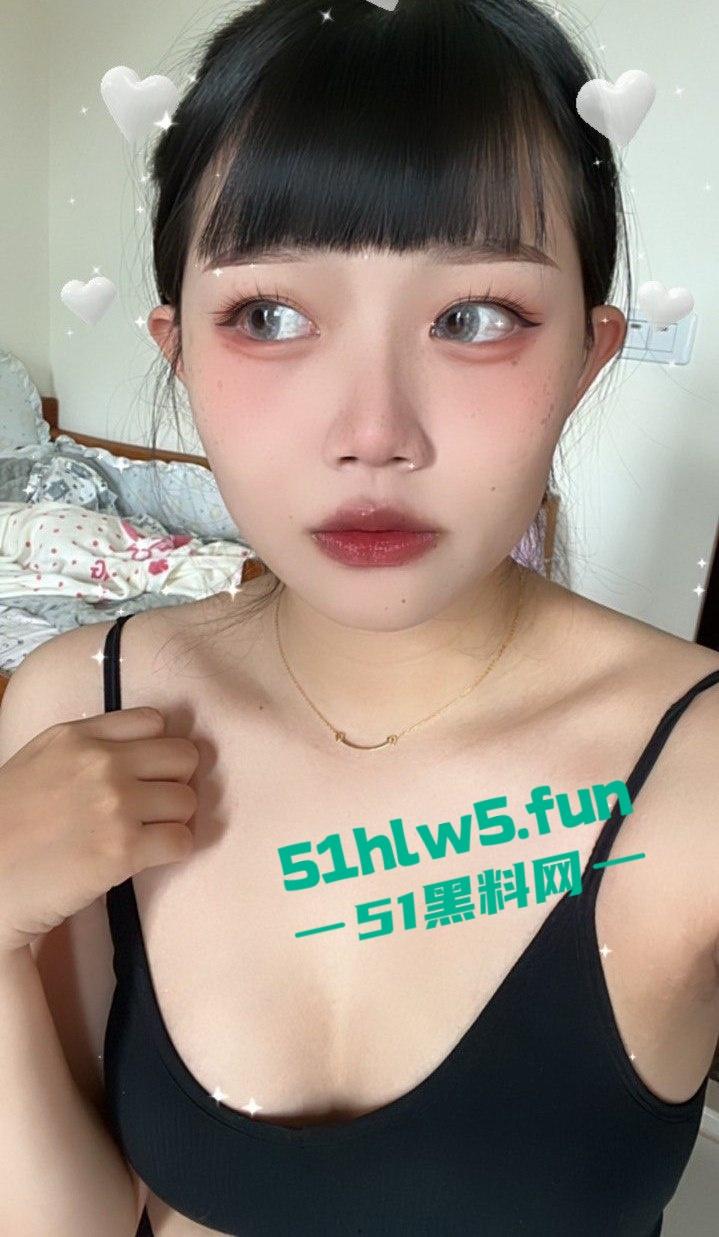 厦门高颜值母狗【赵茹艺】非常反差的大奶人妻，背着老公装少女在网上勾引弟弟。-8