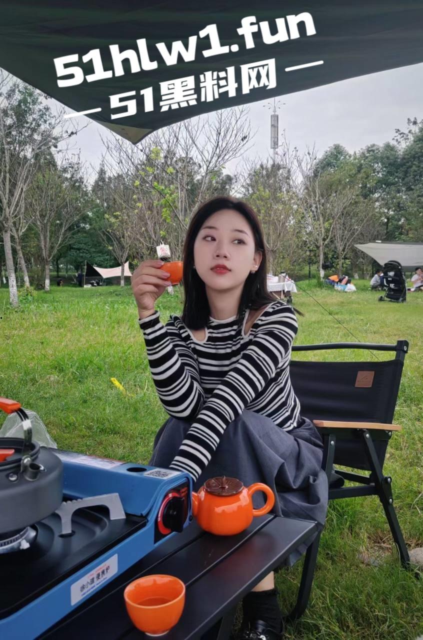 山东师范学院陈雪莹，刚上大一的极品学生妹，颜值高模特身材，修长美腿超诱人，被金主酒店调教激情爆操！-4