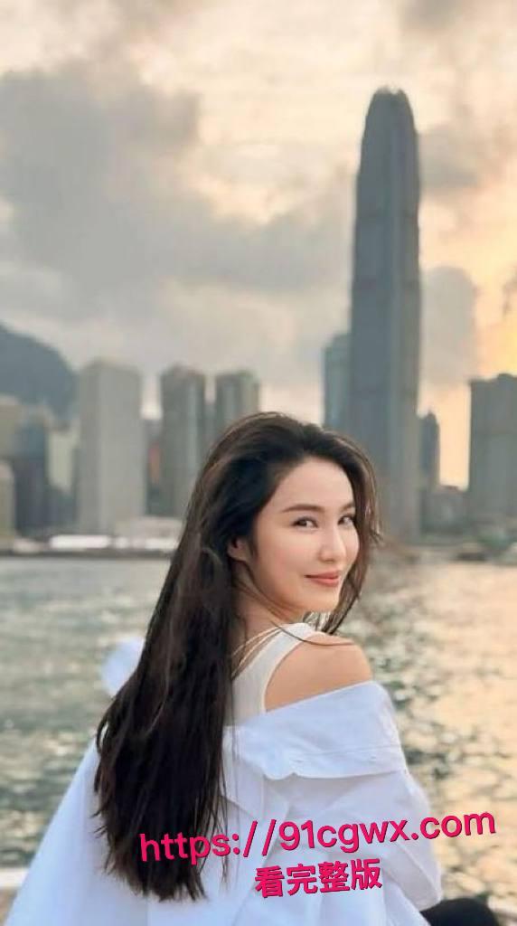 香港中文大学黑料惊爆！企业经理Audrey Ning早年黄播视频曝光，反差婊身材火辣奶子晃荡，这辈子干一炮值了！-4