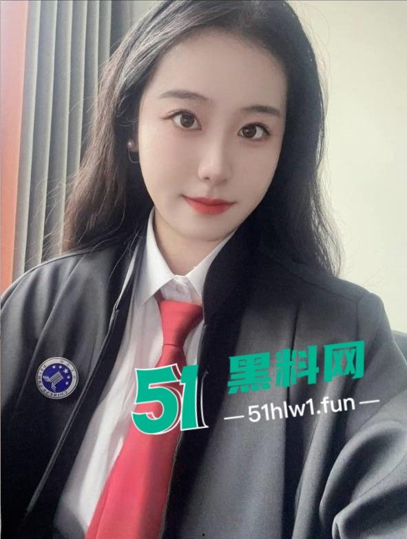 你幻想中的律政佳人，极品颜值身材的实习律师在职场中也是母狗般存在大尺度私拍视频照片流出。-5