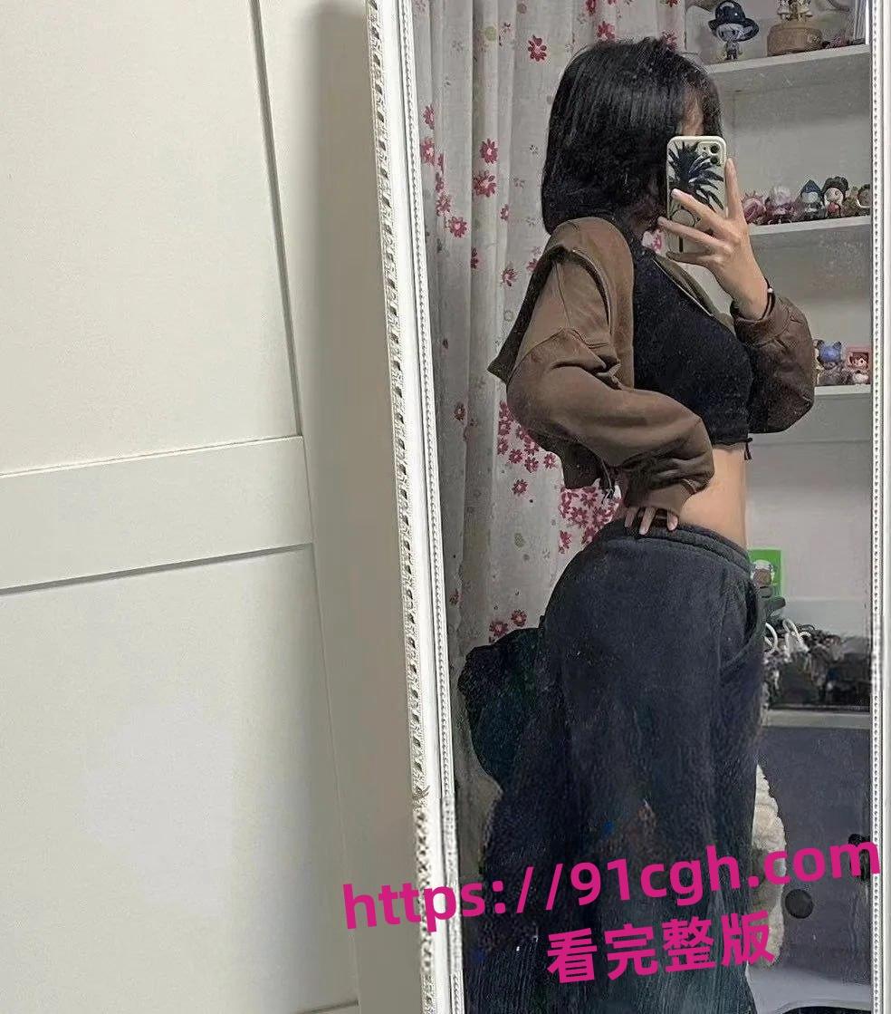 山西运城反差学生妹 陈茹茹 淫荡穿着学生装啪啪口交一顿乱吸-3