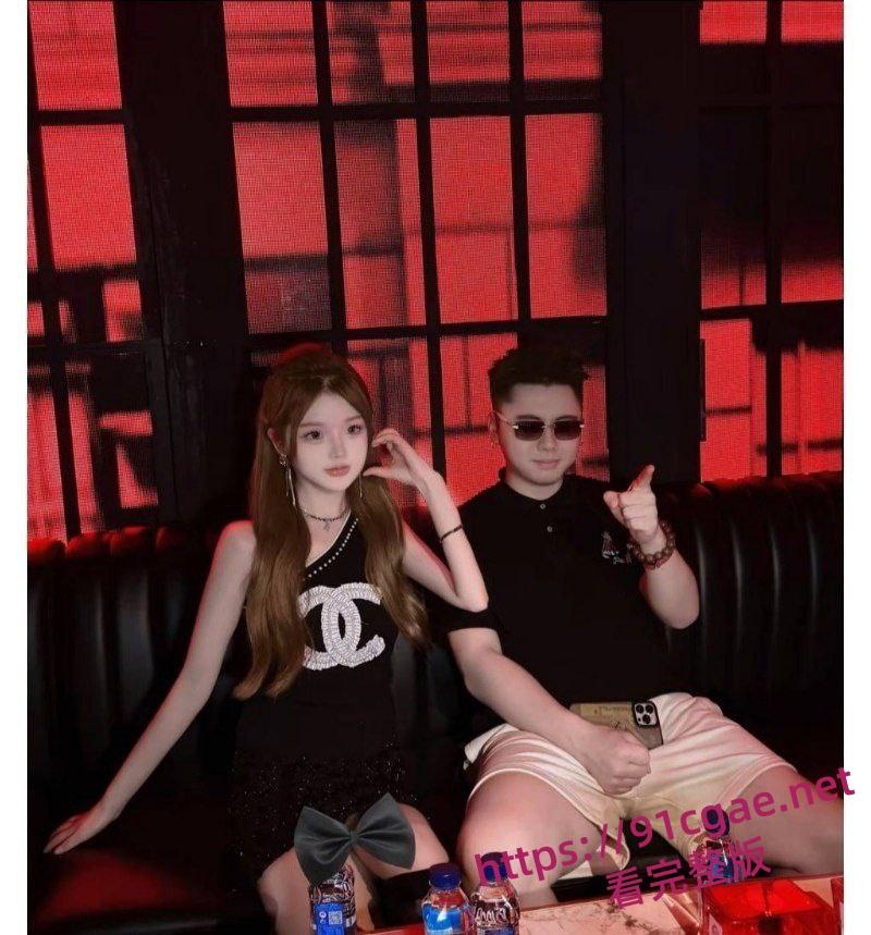 揽佬睡粉事件明星自信爆棚与粉丝拍小视频 演出办在哪就在哪睡粉 高调称这是她们的荣幸-15