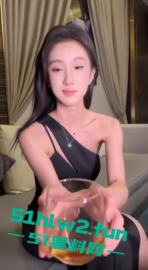 职业装KTV行政小妹你看了吗，带你领略当下最流行的顶级颜值陪酒小妹跪式服务包你满意！-9