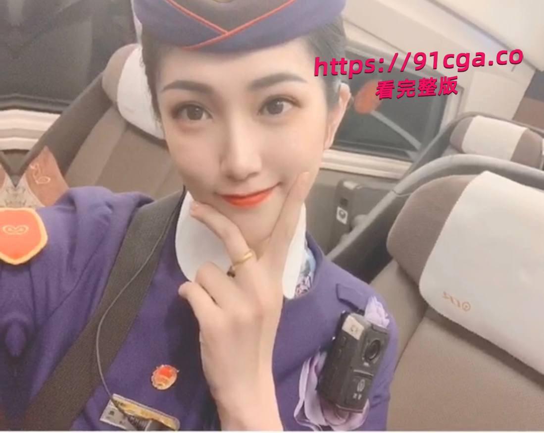 坐飞机头等舱认识一位空姐，下飞机吃完饭直接酒店开干-1