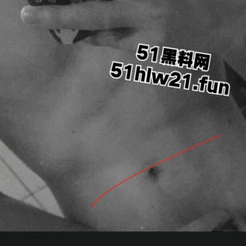 极品白嫩骚兔女郎网聊主动送炮，老实男激动提枪赴约却被上了生动一课脑袋坏了！-7