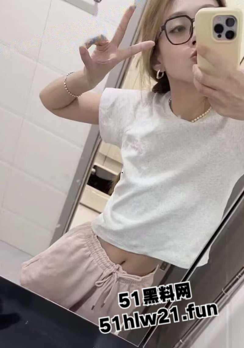 广州职业学院【赵慧】极品反差眼镜妹，身材纤细修长酒店被男友暴力后入，完美蜜桃臀真是太诱人了。-5