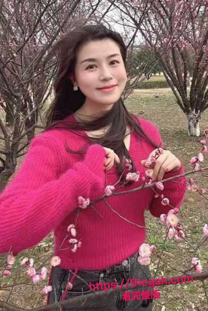 山东40岁极品人妻陈姿背着老公在酒店约炮流出 骚逼风韵犹存 淫水多骚穴紧 大屌无套直入爽到飞起 干的娇喘连连-4