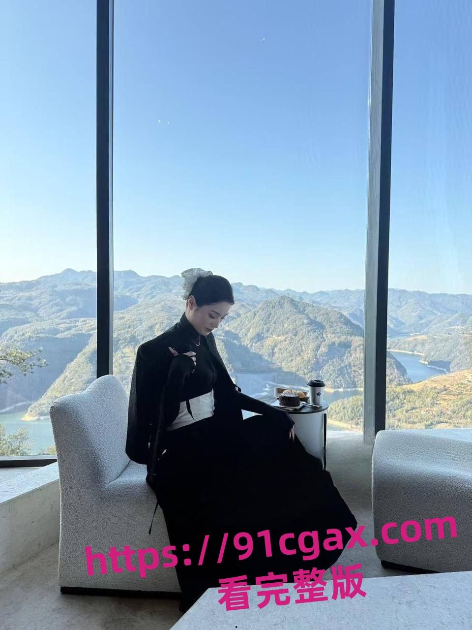 浙江苍南音乐老师洪冬暖出轨被抓，原配带队酒店掀翻床戏场面超炸！-7